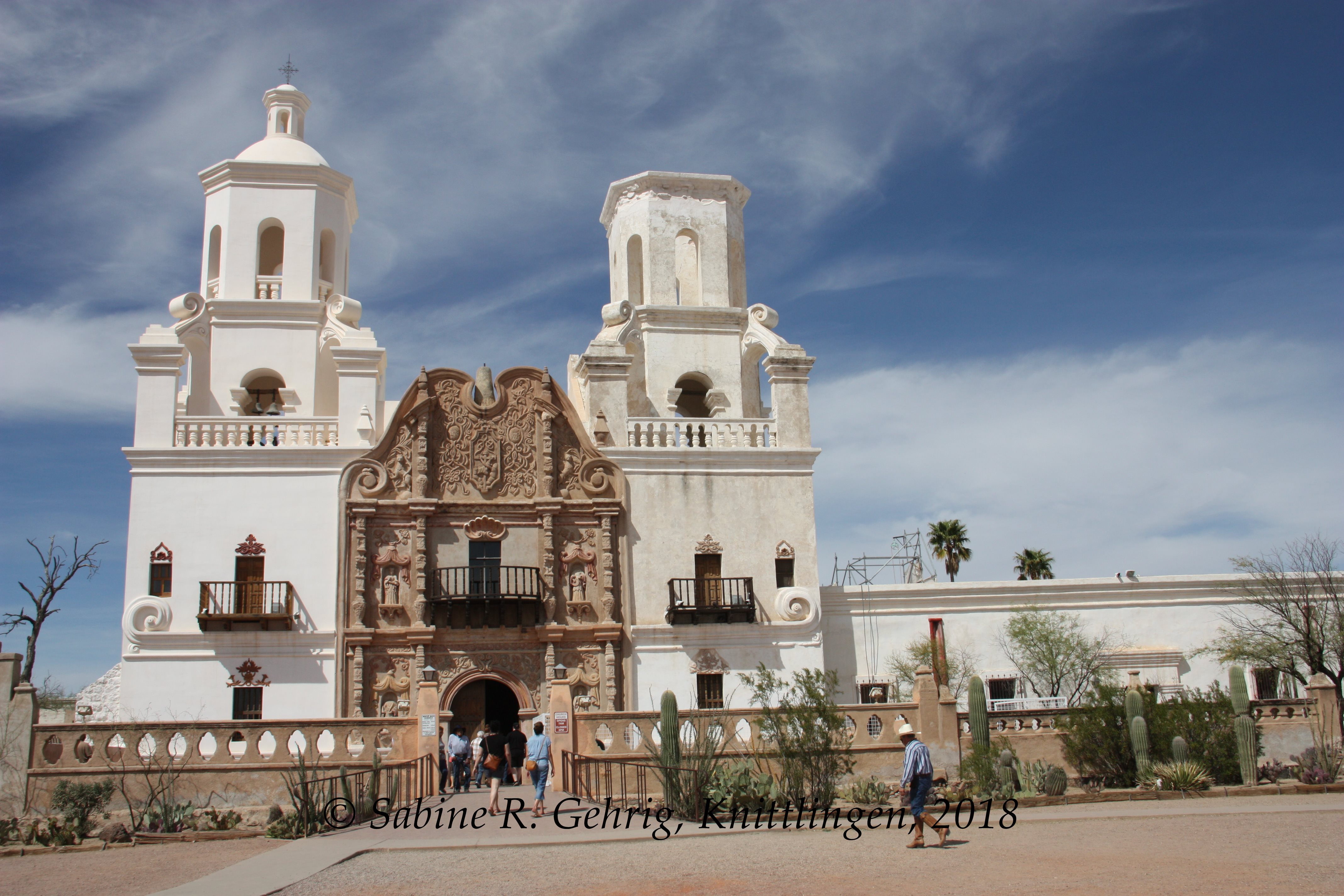 IMG_0748-Mission San Xavier del Bac - Außenansicht nah