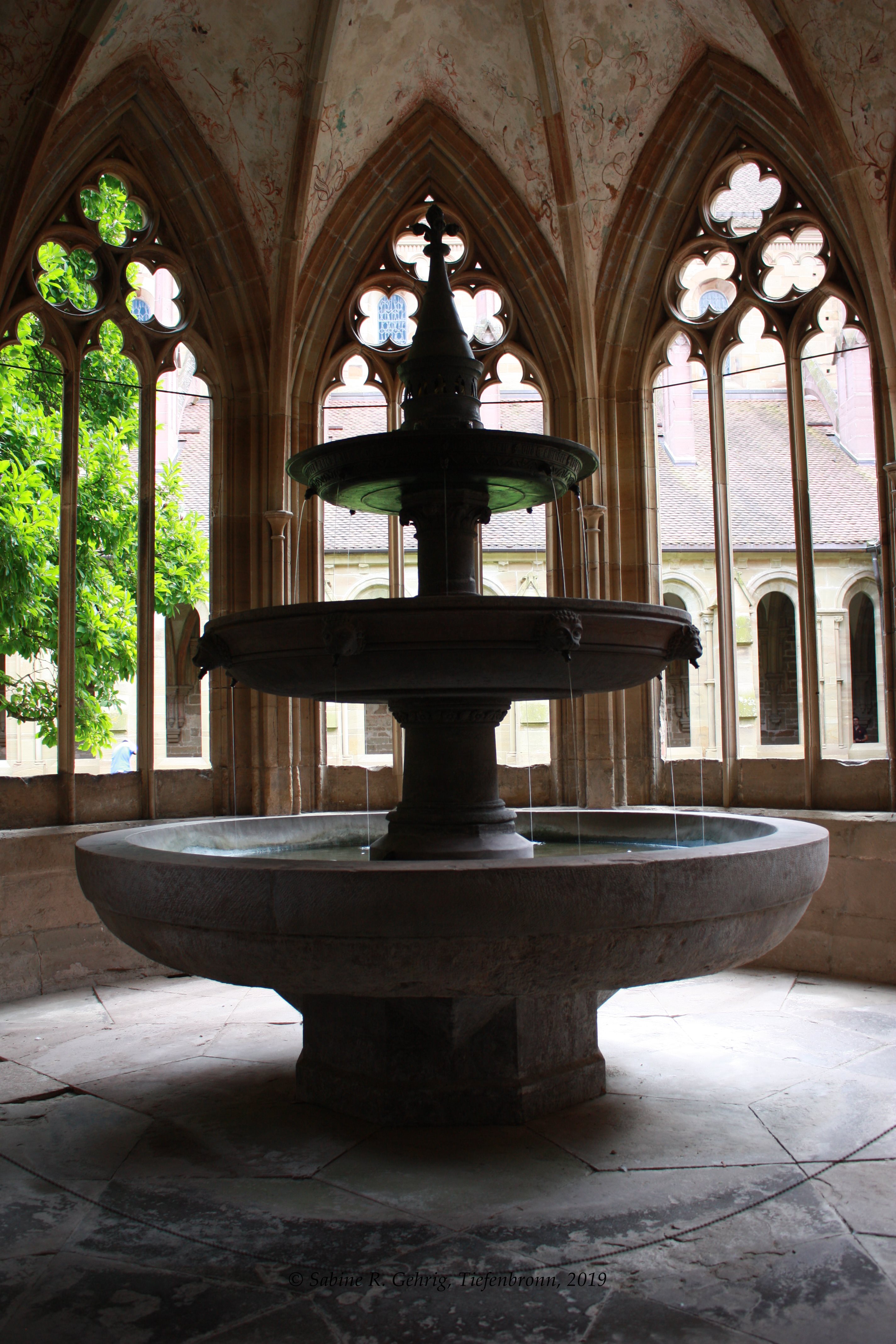 IMG_9460-Kloster Maulbronn 08-19 - Brunnen im Brunnenhaus