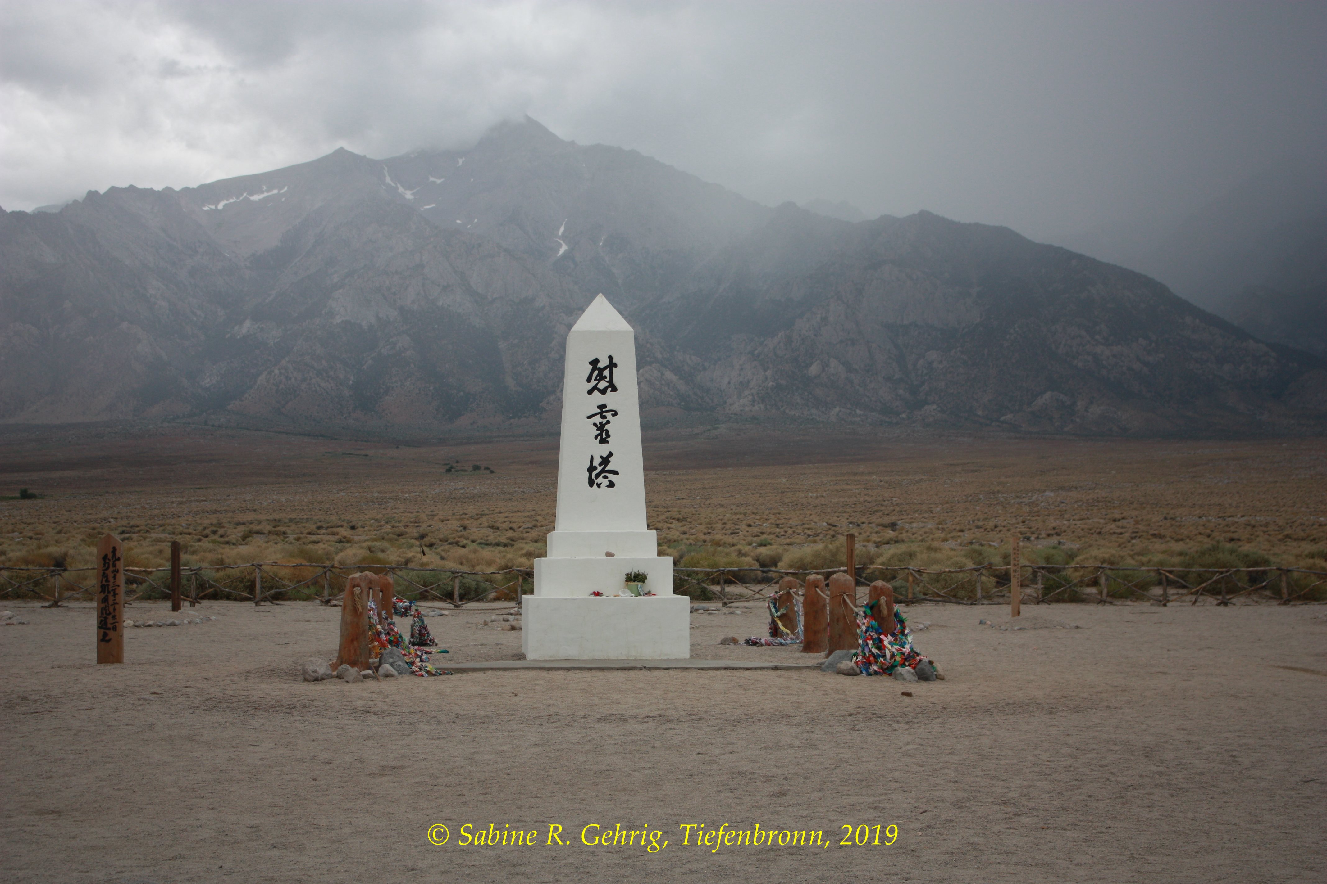 IMG_0299-Manzanar NHS - Driving Tour - Monument am Friedhof