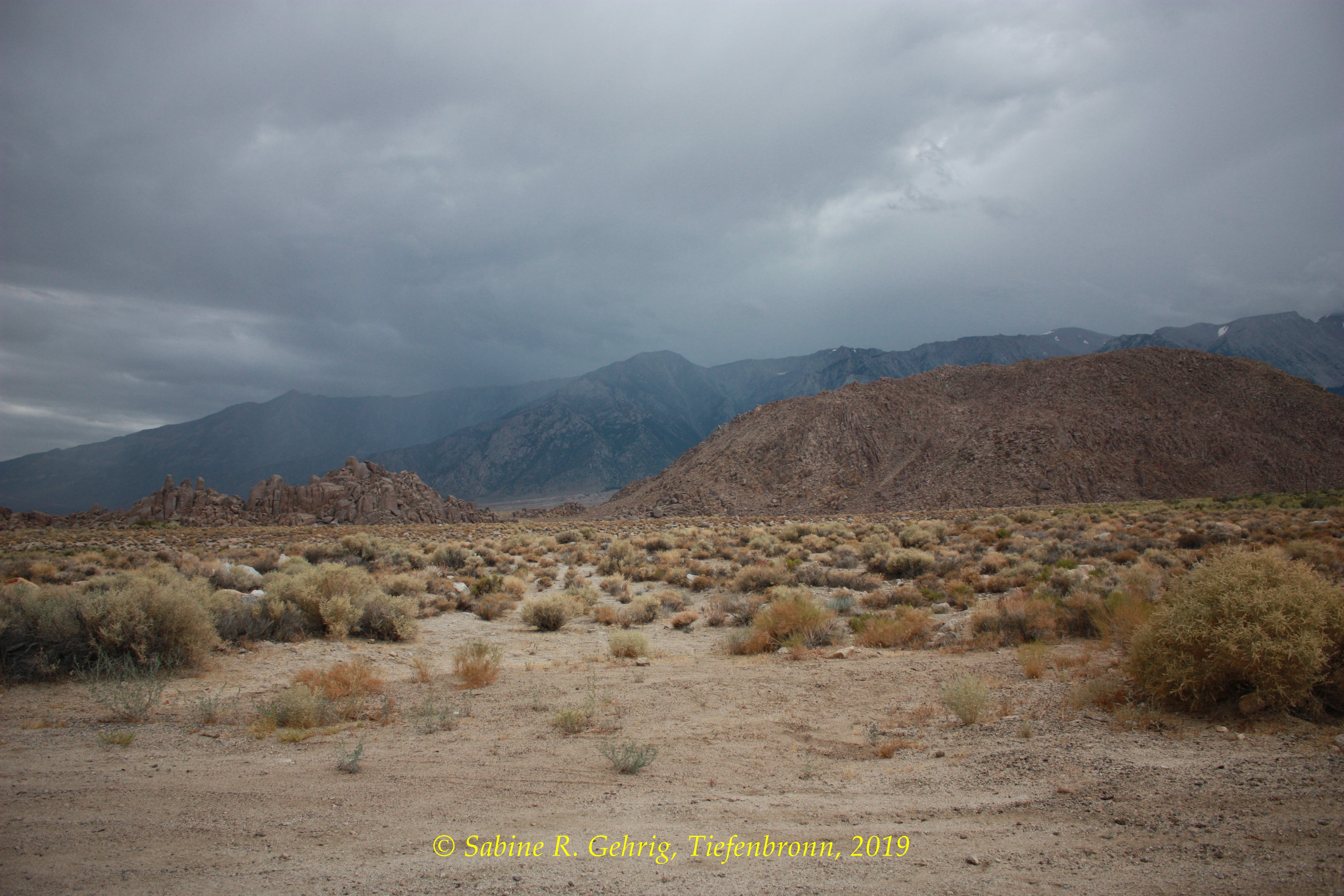 IMG_0323-Alabama Hills - Movie Road