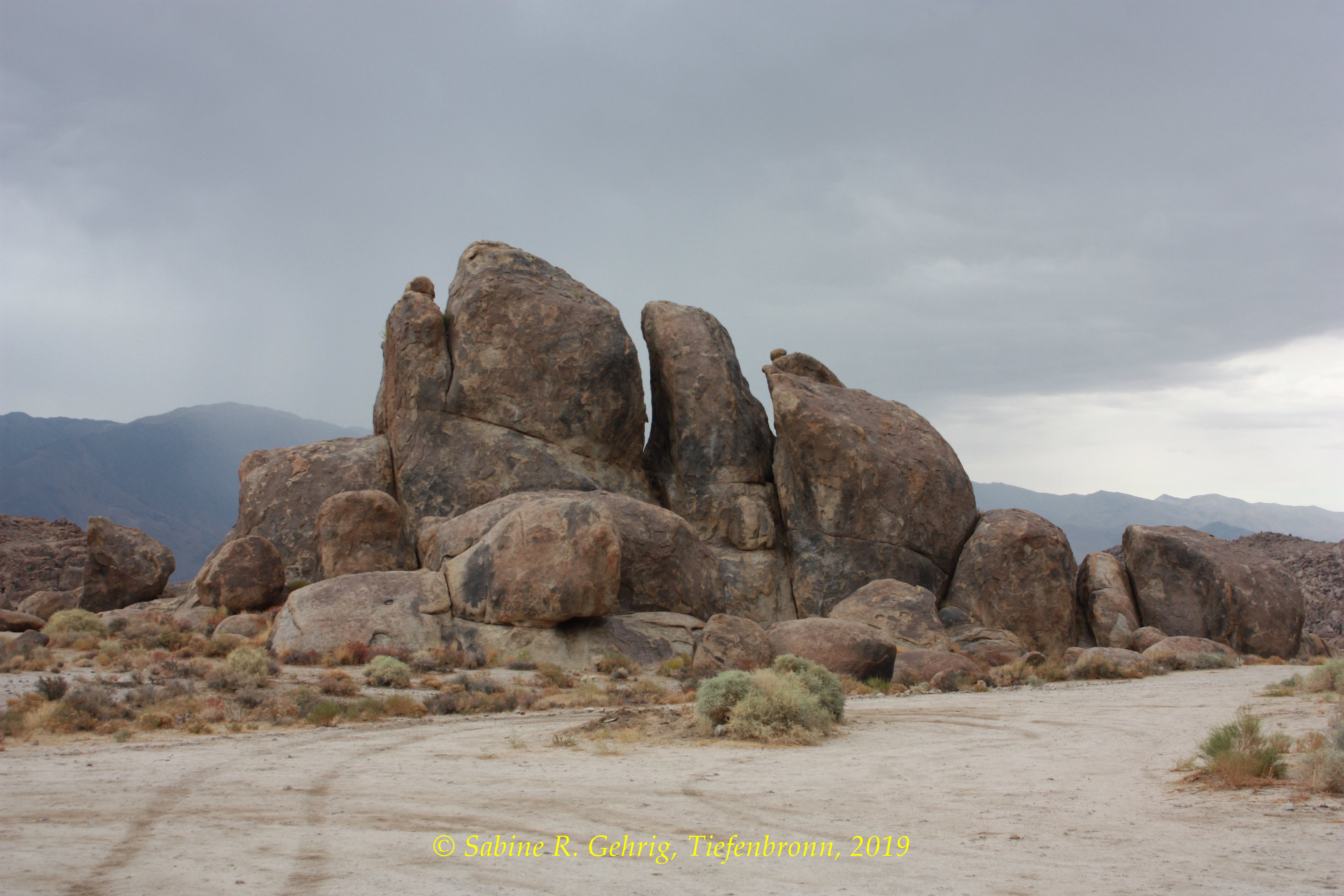 IMG_0326-Alabama Hills - Movie Road - Felsen nah