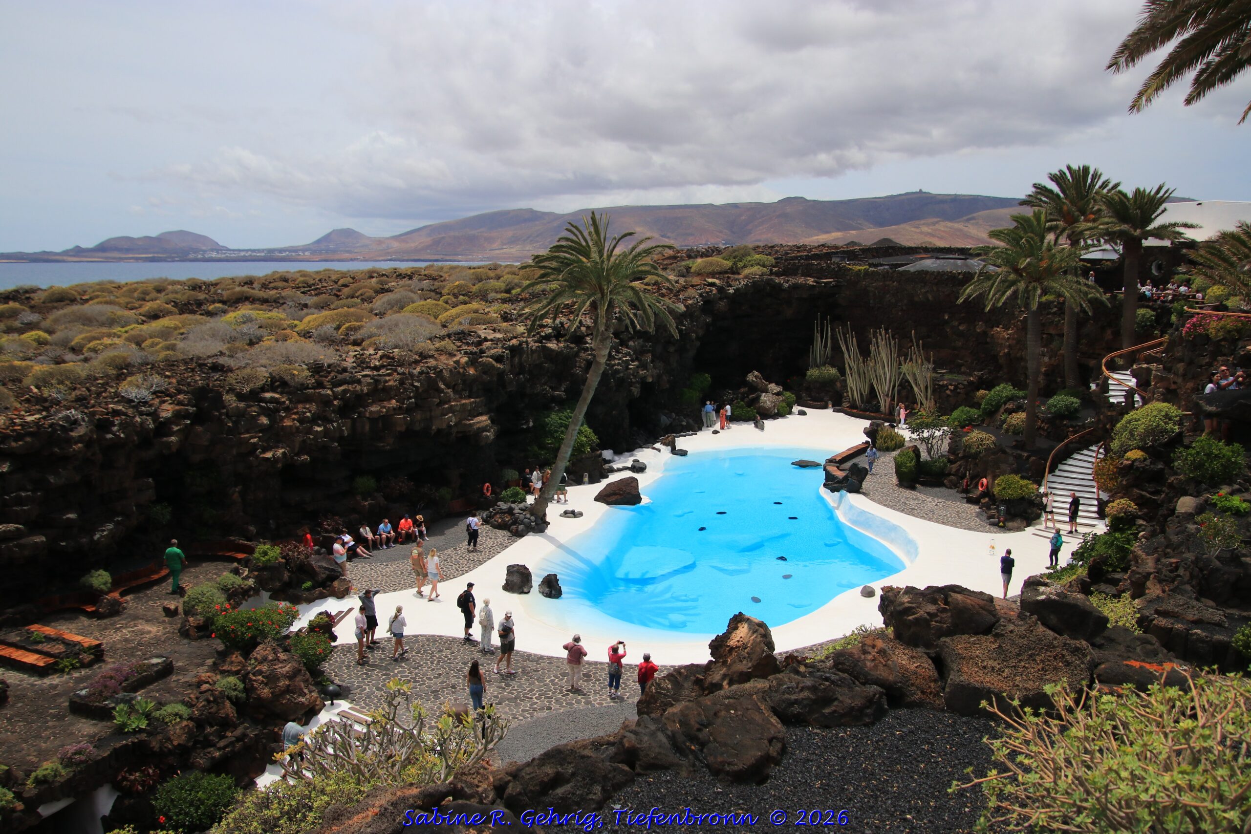 Mittagessen im ‚Lavatunnel‘ – möglich in Jameos del Agua auf Lanzarote
