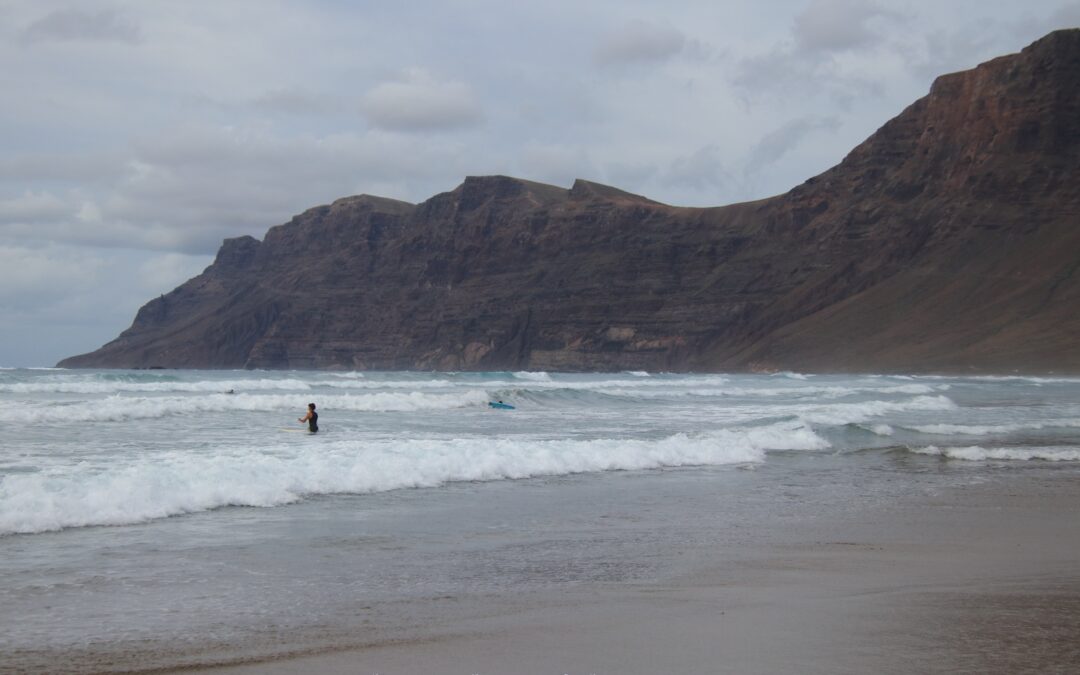 Playa de Famara – der Surferstrand von Lanzarote